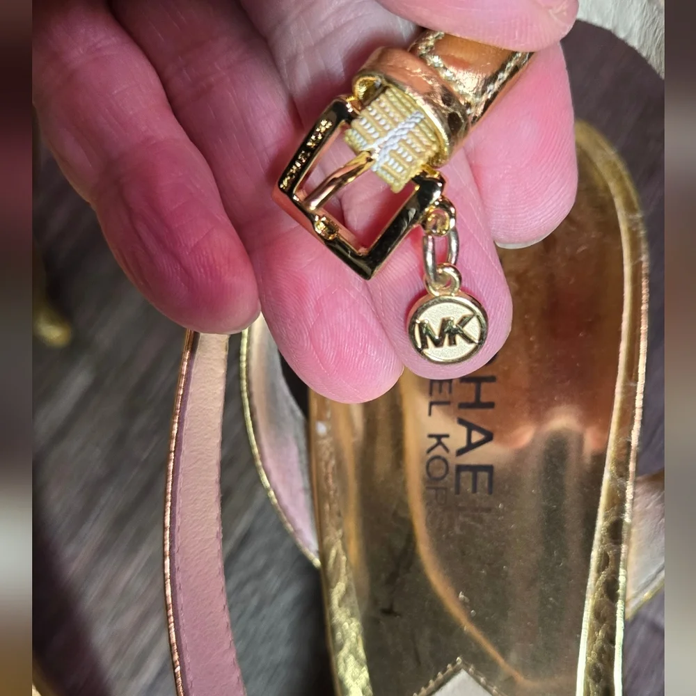 Michael Kors Gold Women's Sandals sz8M - Picture 5 of 8